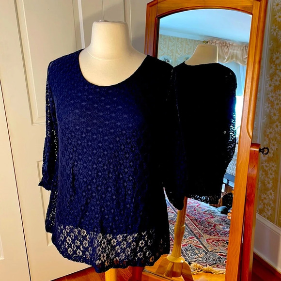 ❤️ Beautiful Lacey lined Top ❤️ made in Italy!! - Picture 1 of 8